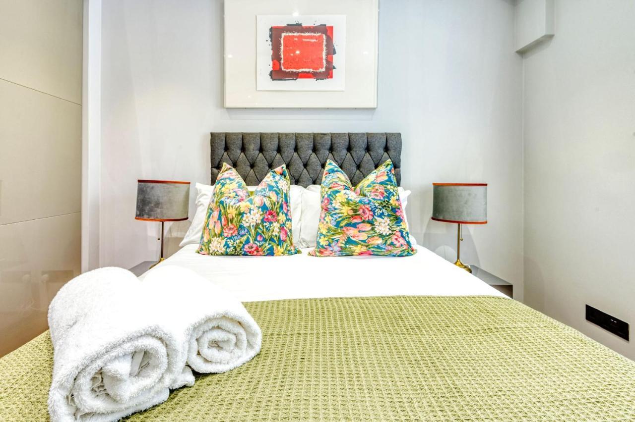 Modernized South Kensington Apartments 런던 외부 사진