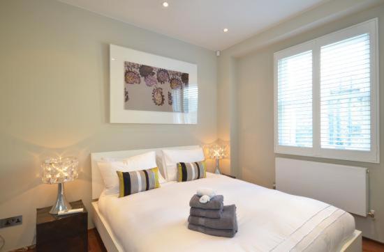 Modernized South Kensington Apartments 런던 외부 사진