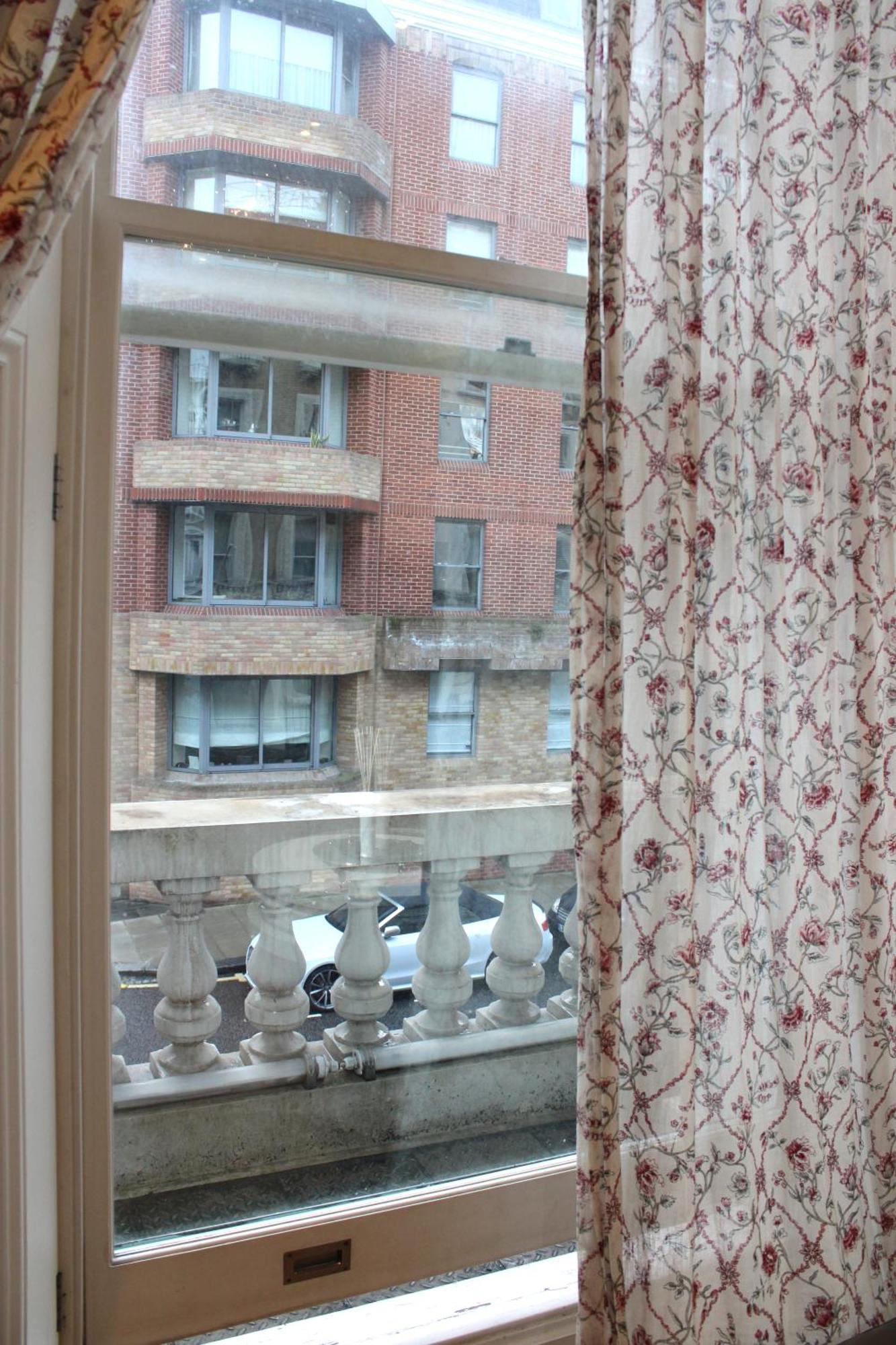 Modernized South Kensington Apartments 런던 외부 사진